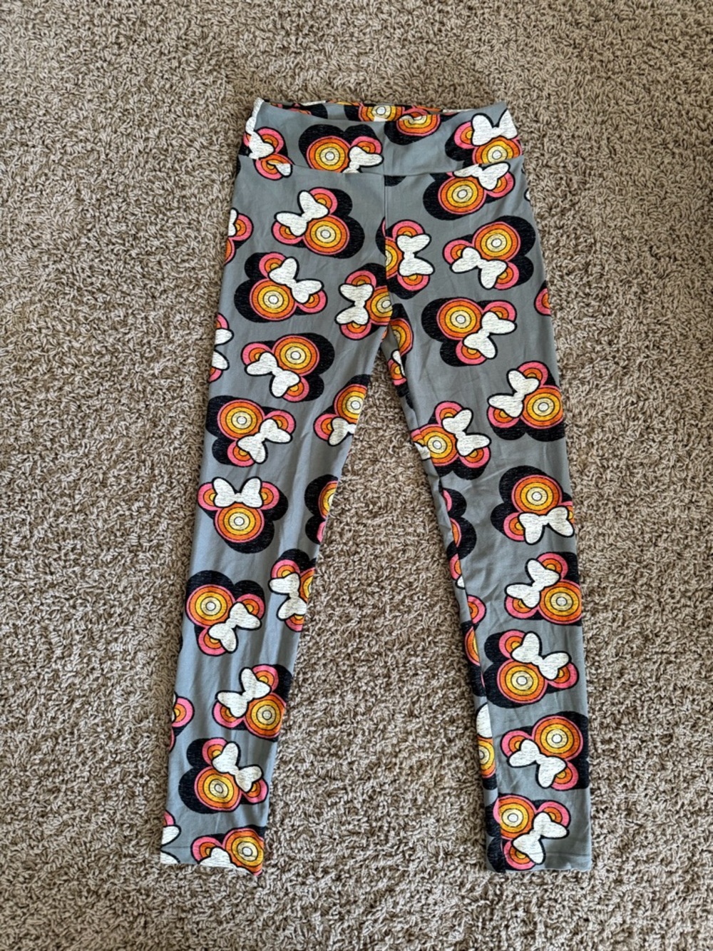 LuLaRoe Gray Leggings with Retro Orange, Yellow & Pink Targets